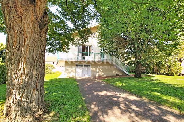 Grande maison T6 avec 5 chambres et un garage - 69500 BRON