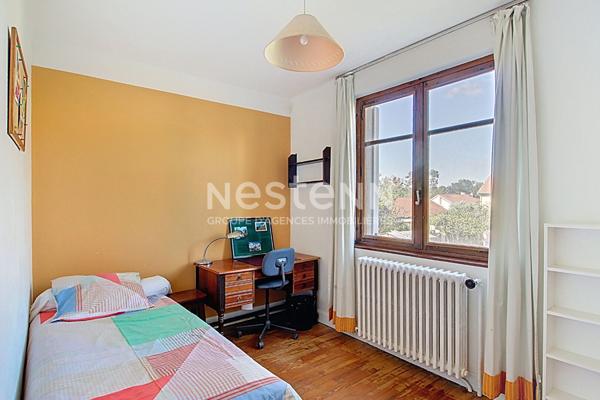 Grande maison T6 avec 5 chambres et un garage - 69500 BRON