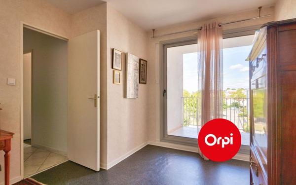 Appartement à vendre    5 pièces • 98 m2 Saint-Priest