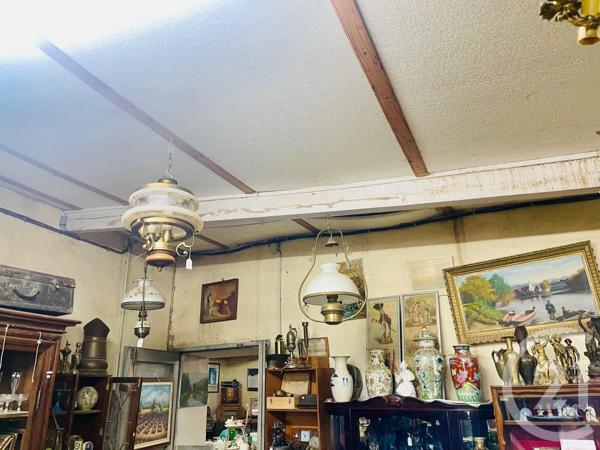 à vendre  390 m2 SAZE - 30