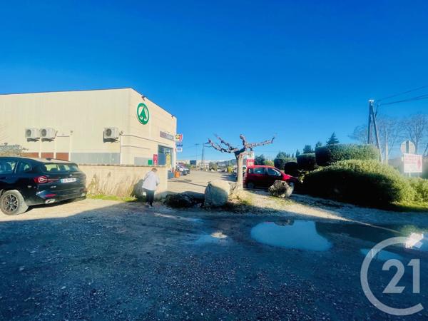 à vendre  390 m2 SAZE - 30