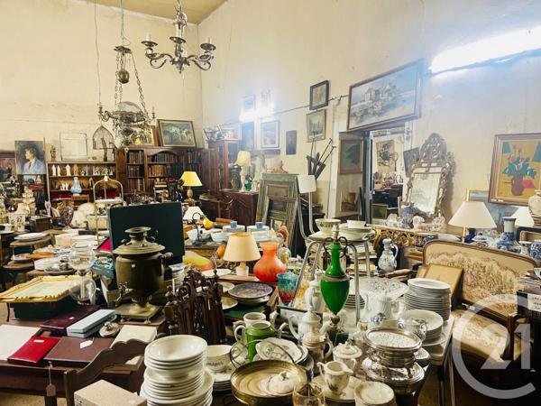 à vendre  390 m2 SAZE - 30