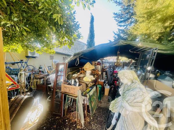 à vendre  390 m2 SAZE - 30