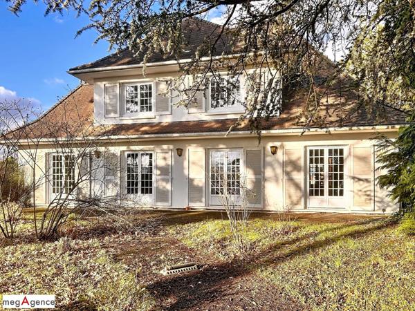 Maison à Romorantin-Lanthenay, 41200 - 10 pièces 221m²