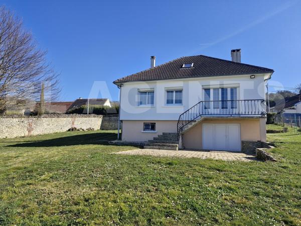 Maison plein pied avec potentiel.