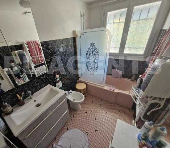 Maison plein pied avec potentiel.