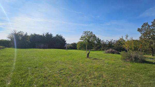 Maison 4 pièces 100m² de plain-pied sur un grand terrain de 3140 m²