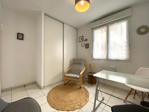 À LOUER - Pièce meublée au sein d'un cabinet professionnel 38160 SAINT-MARCELLIN