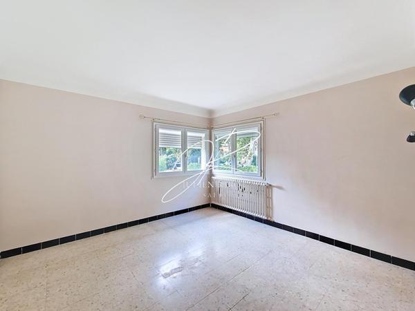 Maison T7 5 chambres 175 m² divisée en 2 appartements