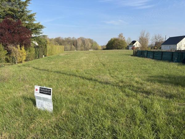 Terrain à Batir à vendre à Ambillou dans l'Indre-et-Loire (37340), ref : 37107-48
