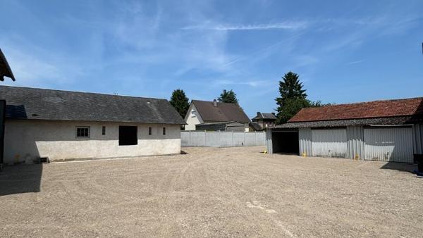 LOCAUX STOCKAGE À BOURG-ACHARD (27310)