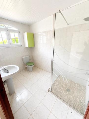 Vente                                                      Appartement
                        
                     2 pièces                                         à Saint-Joseph