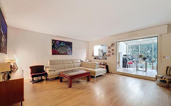 Appartement à vendre    3 pièces • 86,89 m2 Suresnes