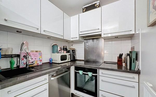 Appartement à vendre    3 pièces • 86,89 m2 Suresnes