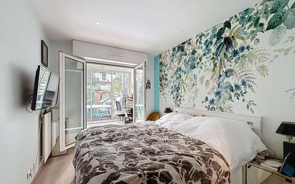 Appartement à vendre    3 pièces • 86,89 m2 Suresnes