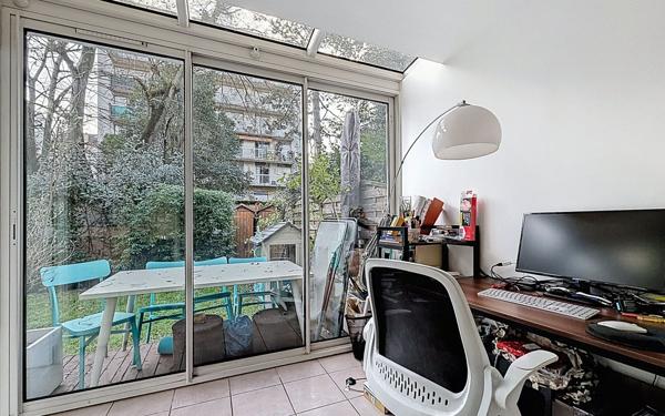 Appartement à vendre    3 pièces • 86,89 m2 Suresnes