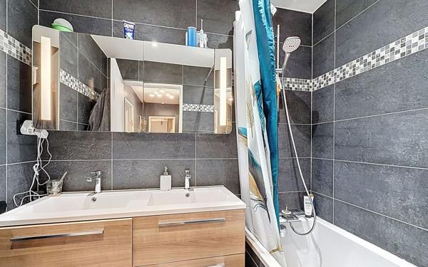 Appartement à vendre    3 pièces • 86,89 m2 Suresnes