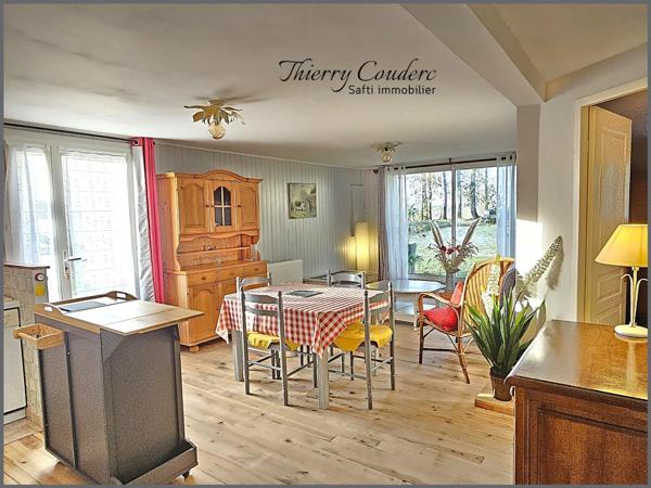 Maison avec appartement et piscine au calme.