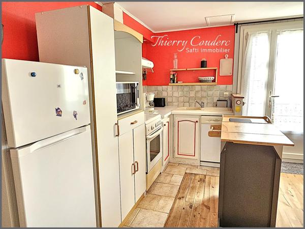 Maison avec appartement et piscine au calme.