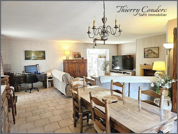 Maison avec appartement et piscine au calme.