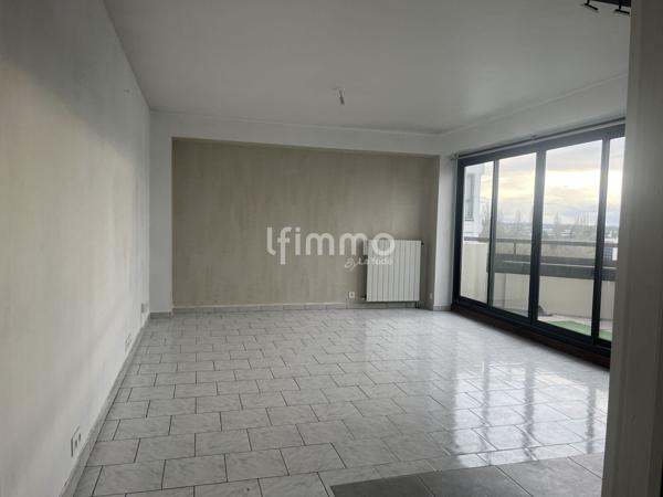 2 pieces avec terrasse au dernier étage