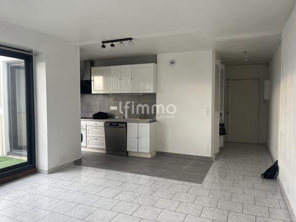 2 pieces avec terrasse au dernier étage