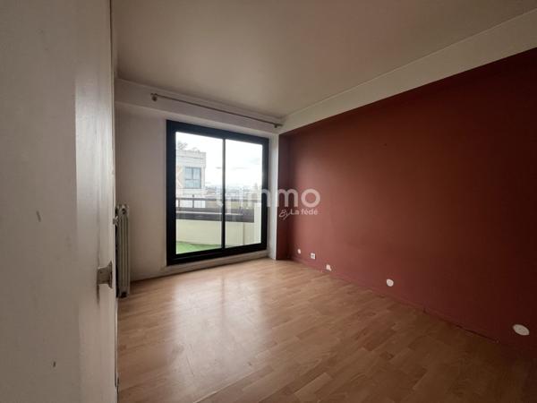 2 pieces avec terrasse au dernier étage