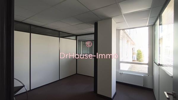 Bureau à vendre 10 pièces de 230 m²