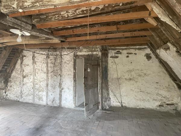 maison à rénover 180 m² poss.. LES PONTS DE CE