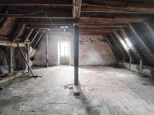 maison à rénover 180 m² poss.. LES PONTS DE CE