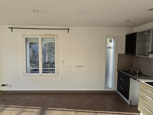 Location Appartement 3 pièces Fuveau (13710) - CENTRE-VILLE