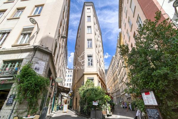 T2 de 31 m² avec cachet & vue panoramique – Lyon 1er Opéra