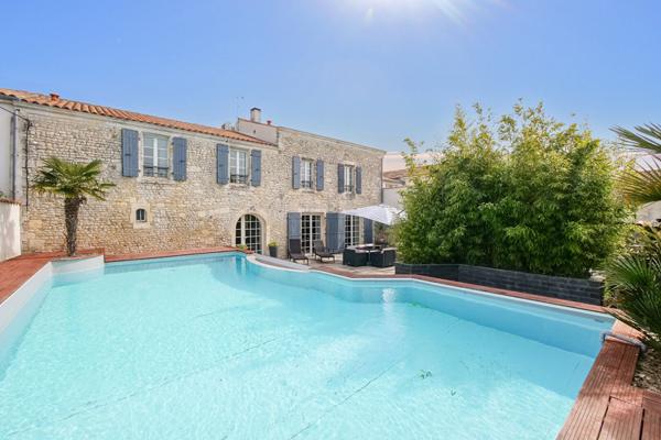 Maison Dompierre Sur Mer 10 pièce(s) 304 m2