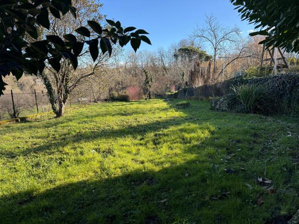 Oloron-Sainte-Marie (64400) MAISON DE VILLE RENOVEE DANS QUARTIER HISTORIQUE