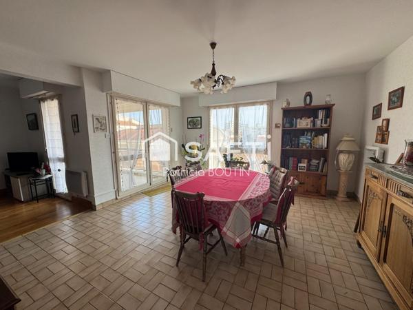 APPARTEMENT 2 CHAMBRES + CAVE ET PLACE DE PARKING COUVERTE A NIORT !