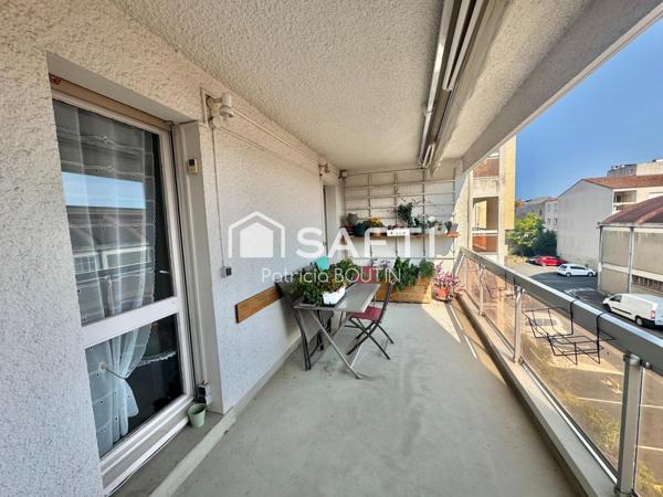 APPARTEMENT 2 CHAMBRES + CAVE ET PLACE DE PARKING COUVERTE A NIORT !