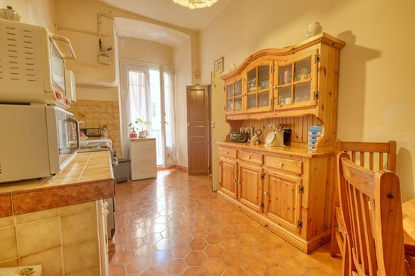 Appartement 4 pièces 81m² centre-ville Bastia à rénover
