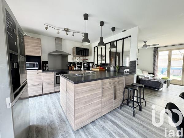 Maison 5 pièces de 95 m² à Villeneuve-Tolosane (31270)