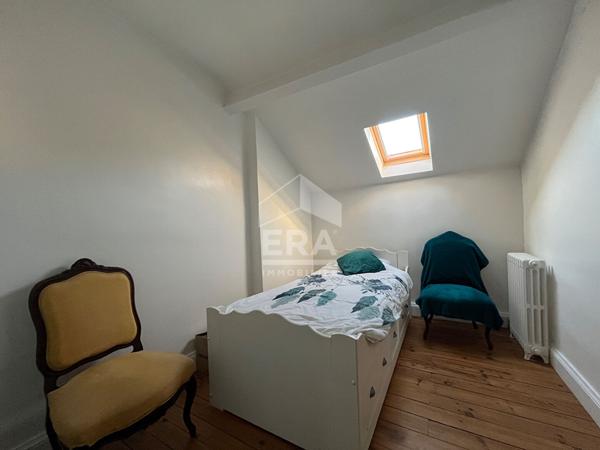 A vendre, à Périgueux dans rue très calme, très belle Maison de ville type 6 en parfait état avec 2 parkings