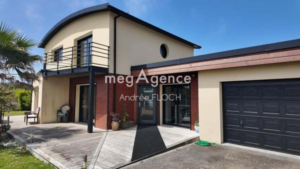 Maison à PLOUGONVELIN, 29217 - 6 pièces 140m²