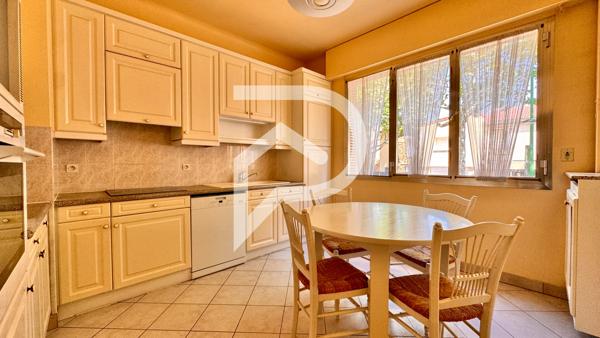 Maison 6 pièces 203 m2