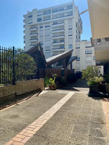 Appartement Courbevoie 4 pièce(s) 73 m2