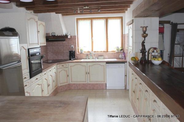 Villedieu les poêles : Longère de 145 m2 avec dépendance sur 12500 m2 de terrain