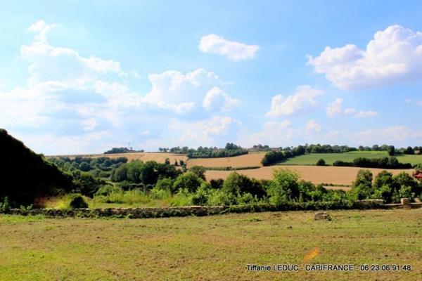 Villedieu les poêles : Longère de 145 m2 avec dépendance sur 12500 m2 de terrain