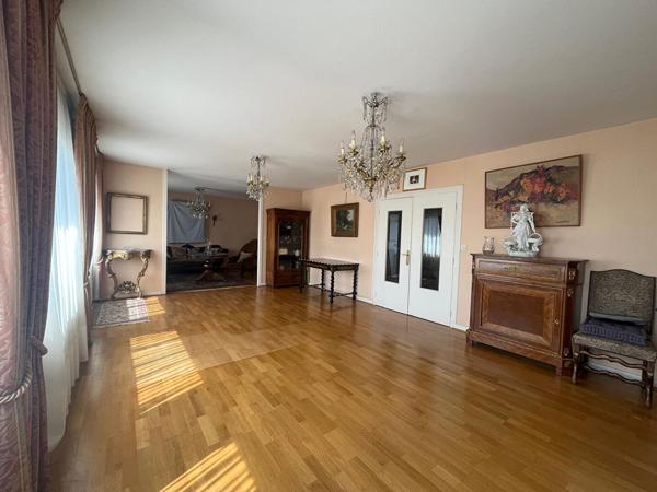 LANDIVISIAU - Appartement T4- Centre Ville Landivisiau