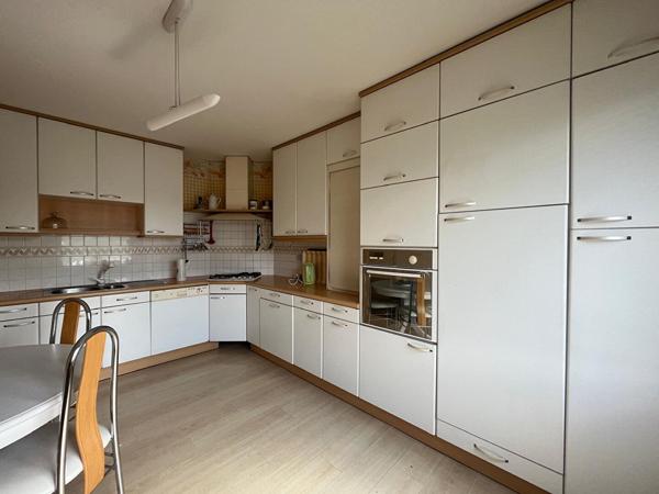 LANDIVISIAU - Appartement T4- Centre Ville Landivisiau