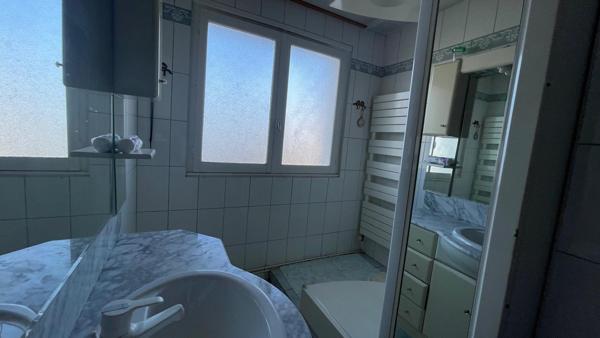 LANDIVISIAU - Appartement T4- Centre Ville Landivisiau