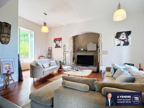 Bourgoin-Jallieu (38300) MAUBEC - MAISON DE CARACTERE + APPARTEMENT ET DEPENDANCES