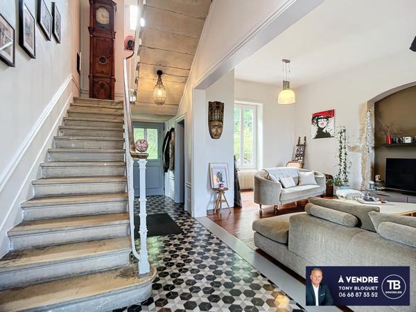 Bourgoin-Jallieu (38300) MAUBEC - MAISON DE CARACTERE + APPARTEMENT ET DEPENDANCES