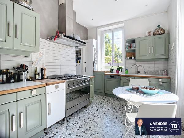 Bourgoin-Jallieu (38300) MAUBEC - MAISON DE CARACTERE + APPARTEMENT ET DEPENDANCES